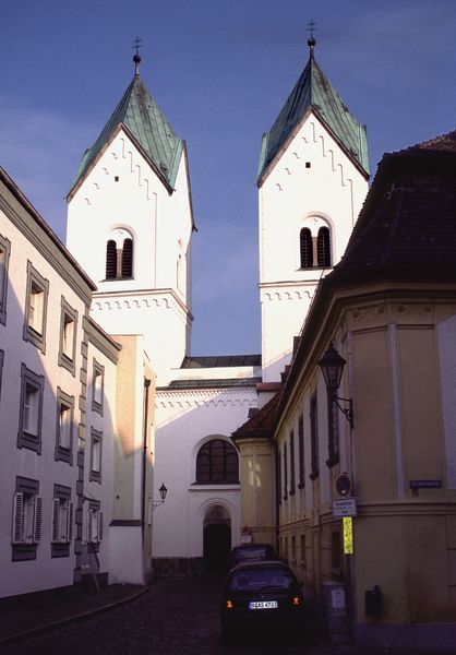 Klosterkirche Niedernburg Klosterkirche Niedernburg